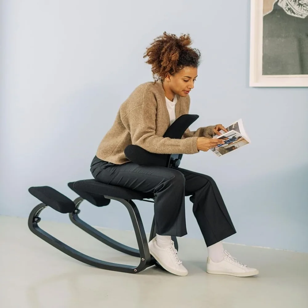Varier-thatsit-Balans-ergonomic-kneeling-chair-office-chairr-01 Varier Open-Box Thatsit Kneeling Chair, in an office setting