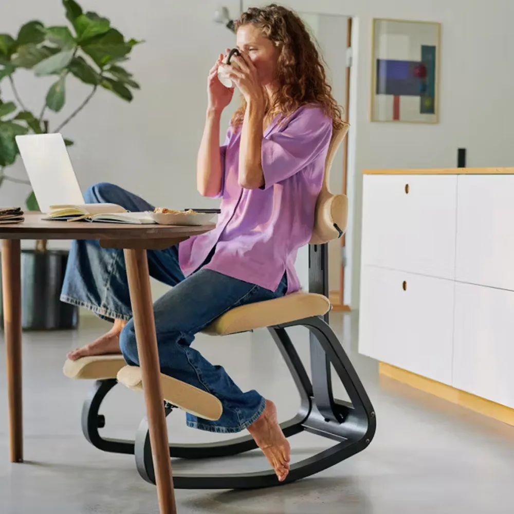 Varier-thatsit-Balans-ergonomic-kneeling-chair-office-chairr-02 Varier Open-Box Thatsit Kneeling Chair, in an office setting