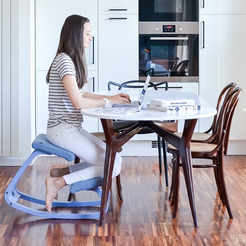 varier-variable-balans-kneeling-office-chair-life-style-02
