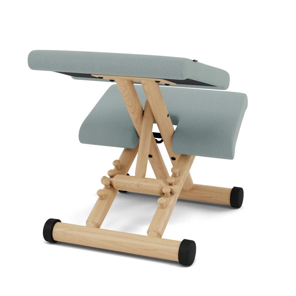 Varier_Multi™_TON7089_4 Varier Multi kneeling chair in Tonal Light Green fabric with natural wood base